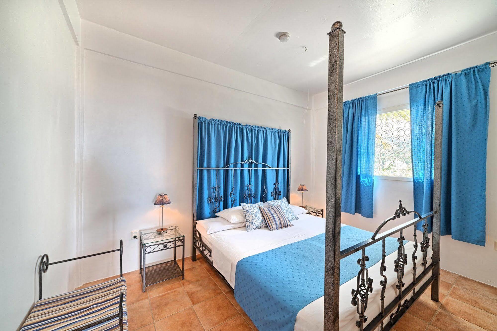 Caribbean Sea View Holiday Apartments Méro エクステリア 写真