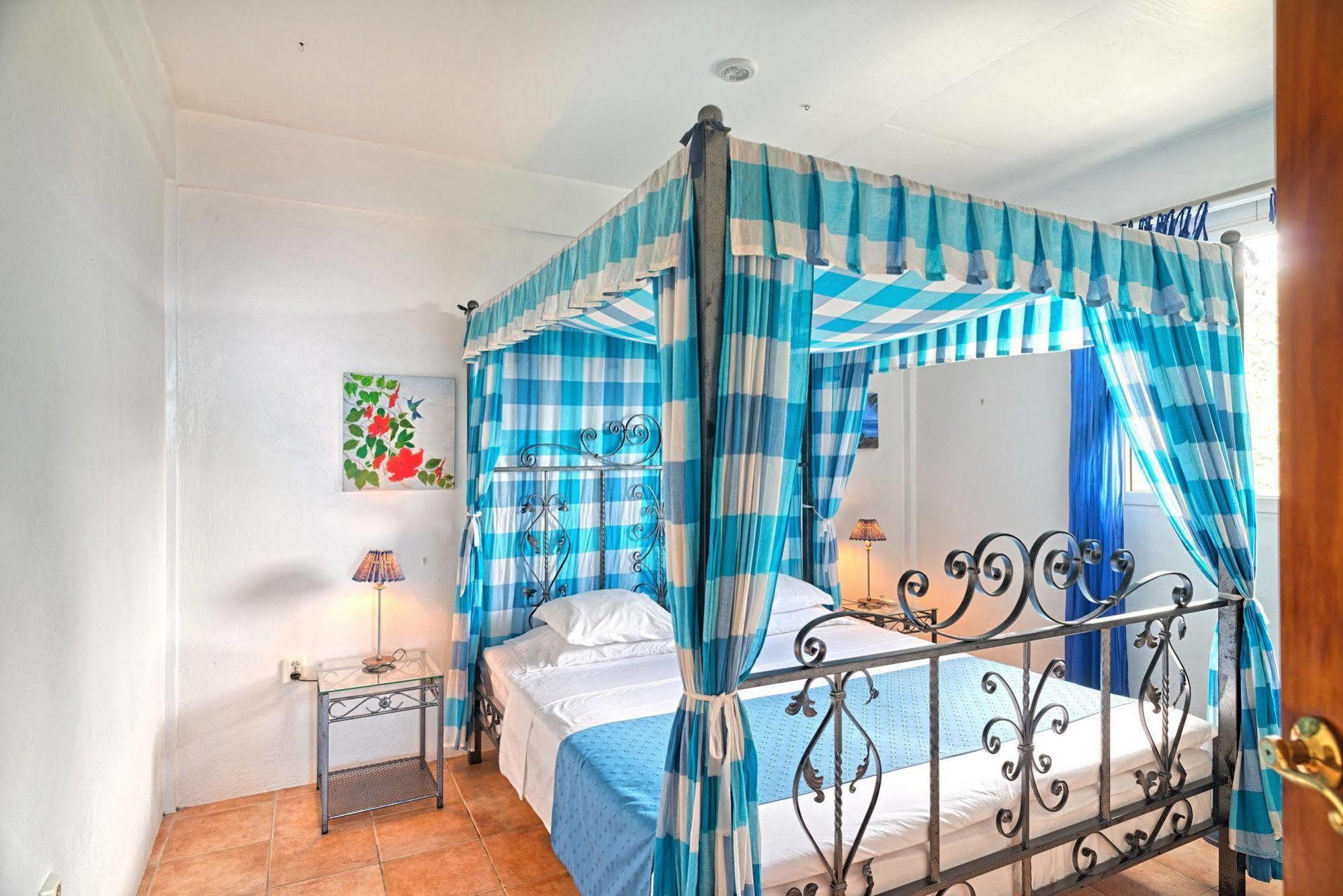 Caribbean Sea View Holiday Apartments Méro エクステリア 写真