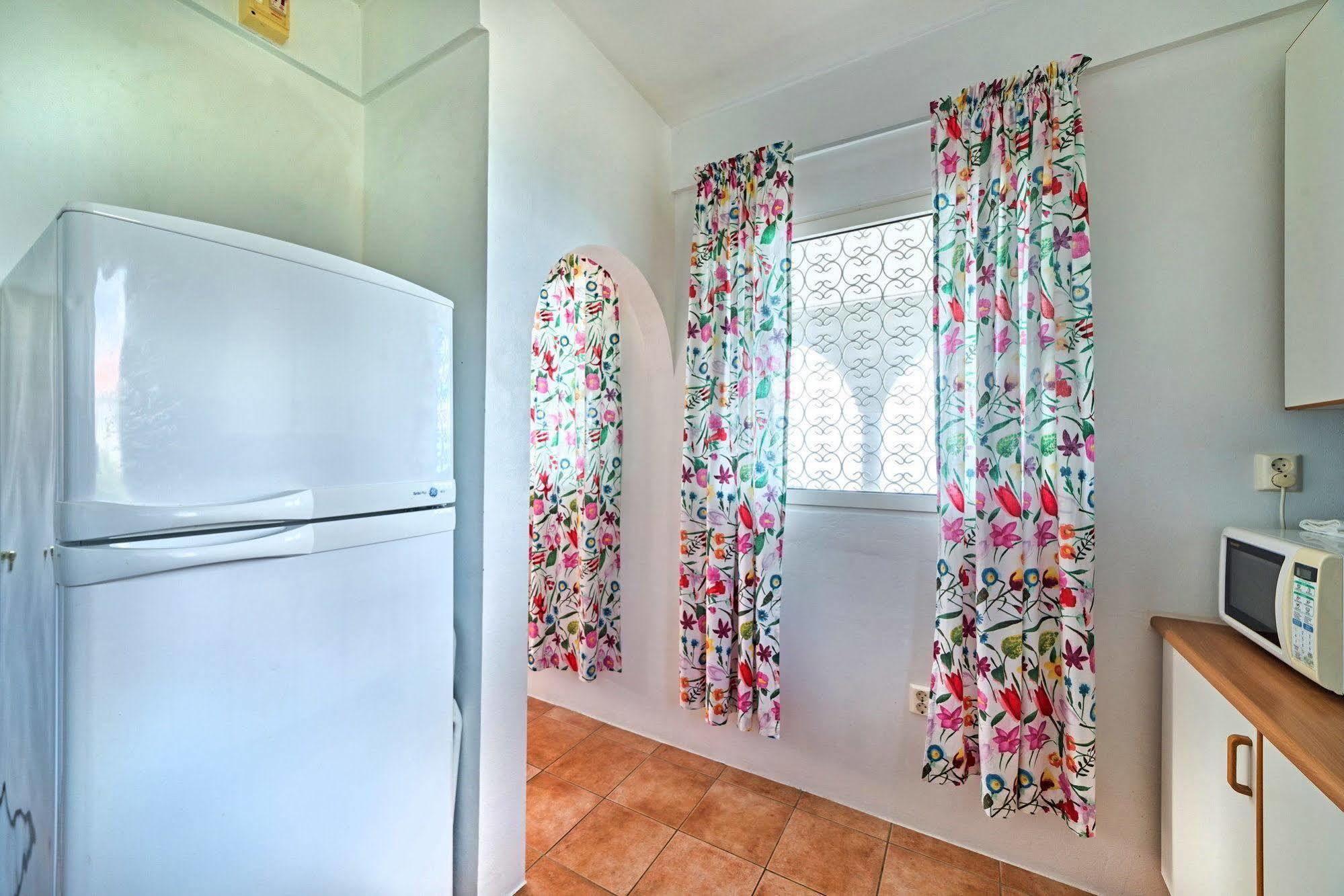 Caribbean Sea View Holiday Apartments Méro エクステリア 写真