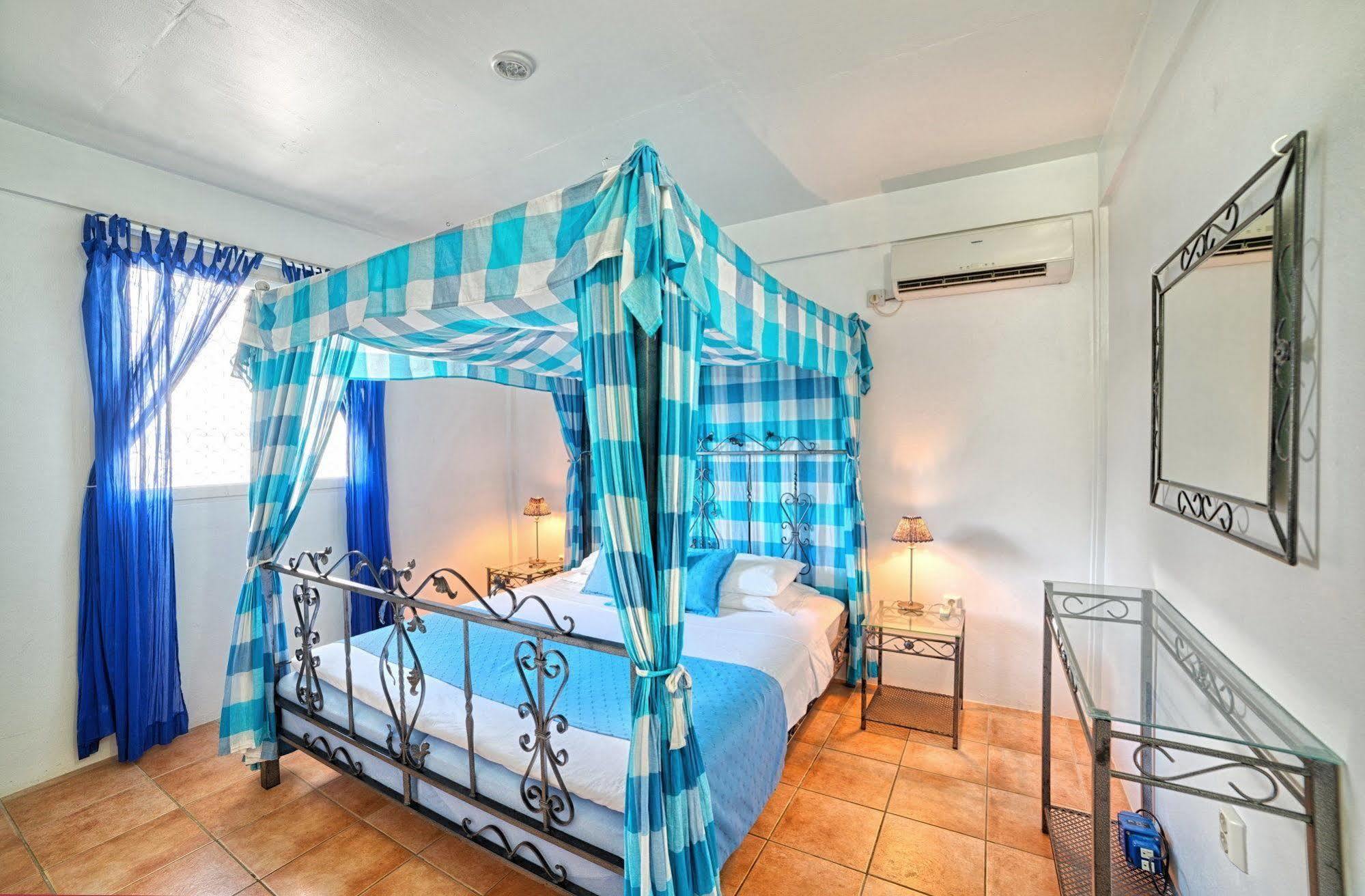 Caribbean Sea View Holiday Apartments Méro エクステリア 写真